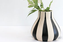 Load image into Gallery viewer, TRIBECA VASE
